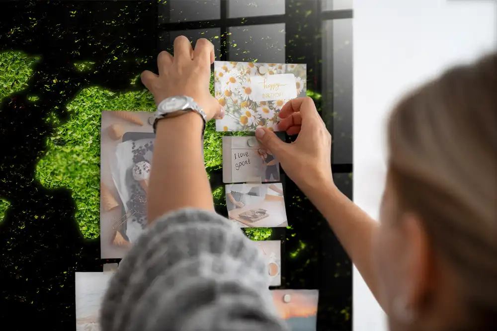Tableau mural magnétique représentant un atlas mondial