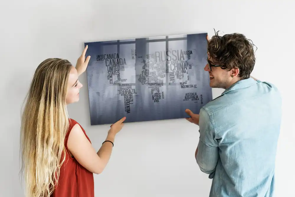 Tableau magnétique en verre avec carte du monde typographique