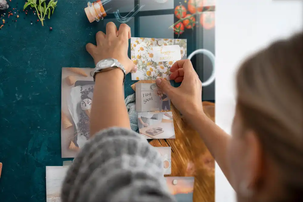 Tableau magnétique en verre avec accessoires de cuisine