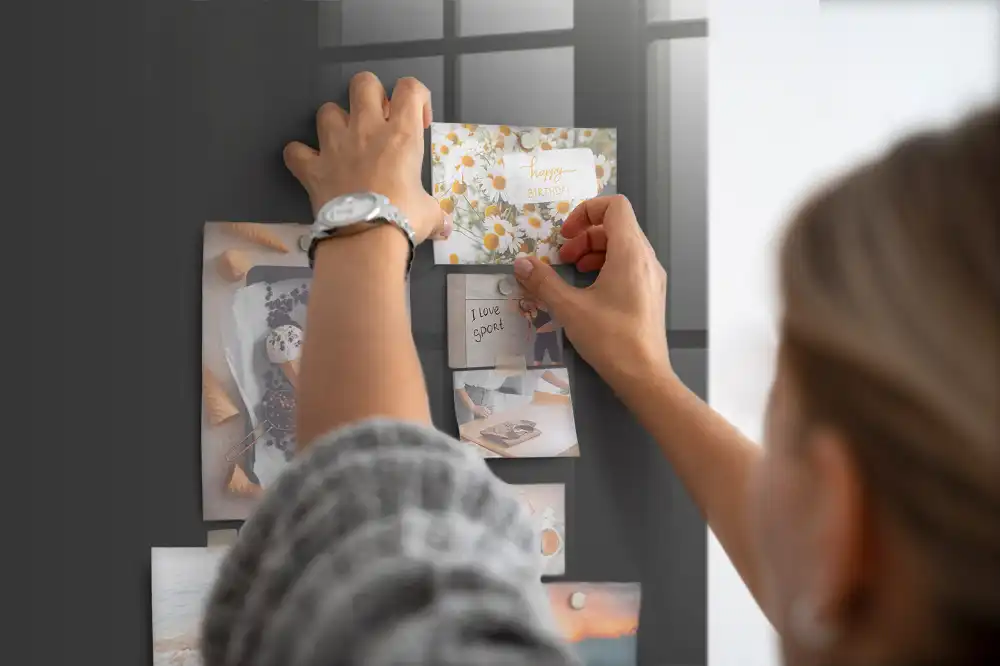 Tableau magnétique en verre gris