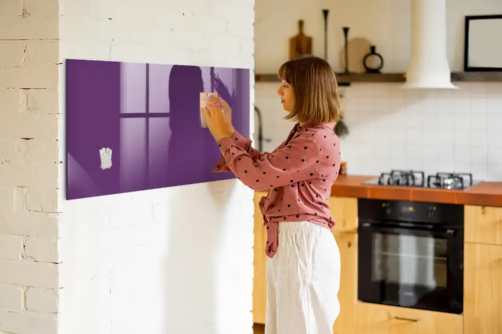 Tableau mural magnétique violet