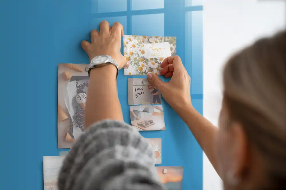 Tableau magnétique bleu pour magnets