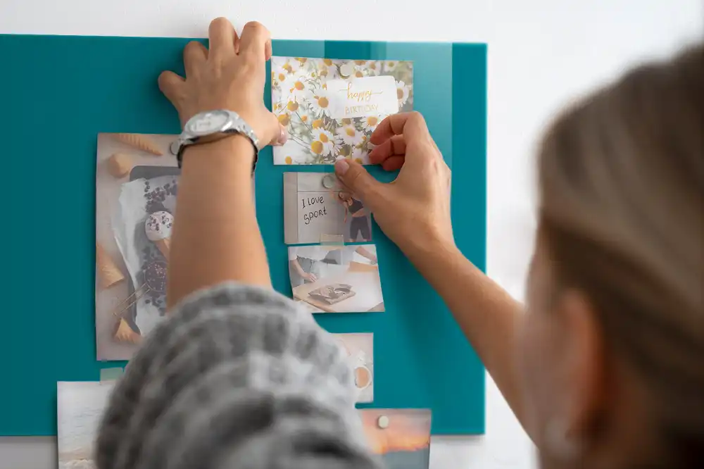 Tableau magnétique en verre couleur bleu mer