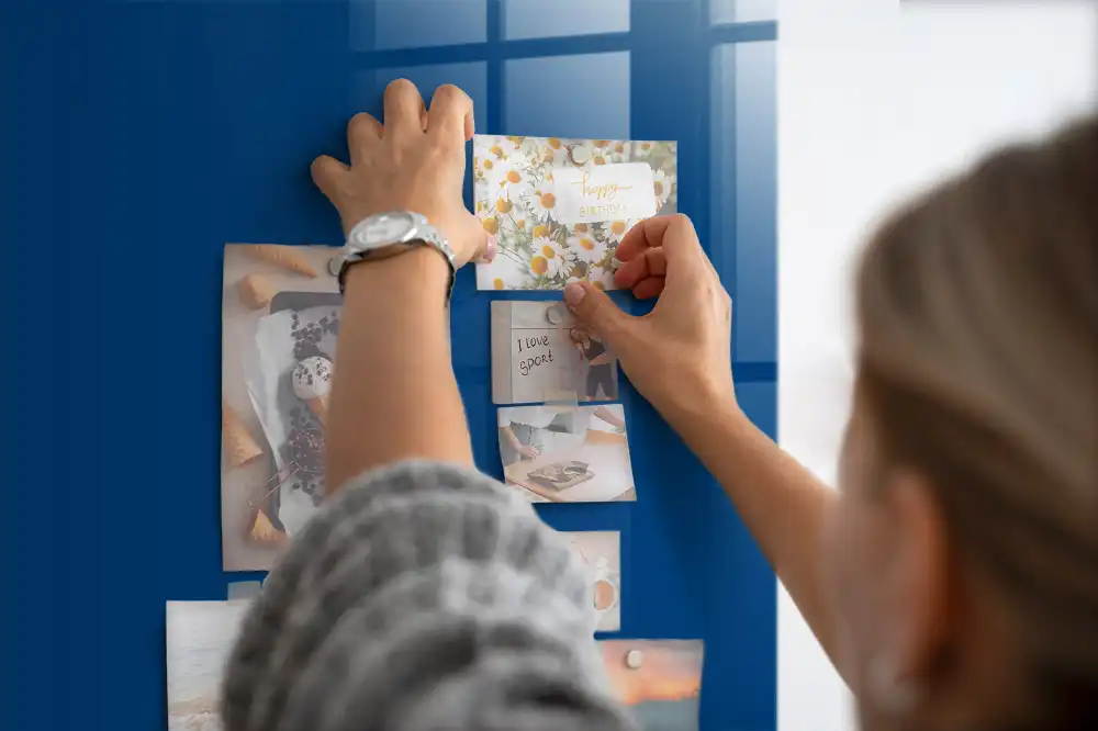 Tableau magnétique bleu pour magnets