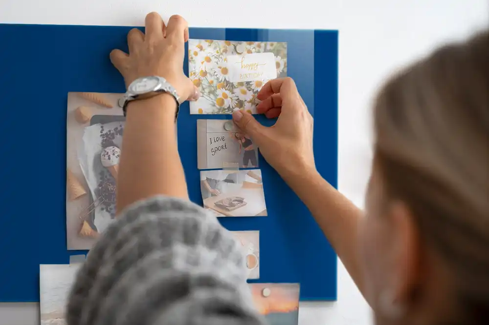 Tableau magnétique bleu pour magnets