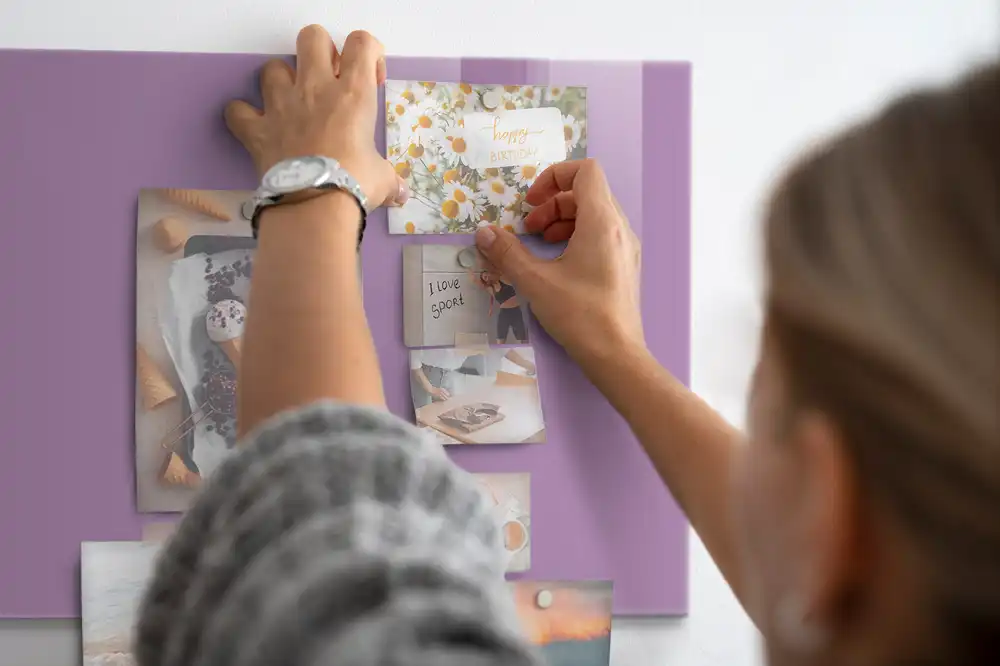 Tableau mural magnétique couleur lilas