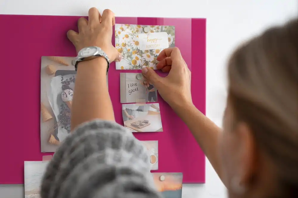 Tableau magnétique rose intense pour magnets