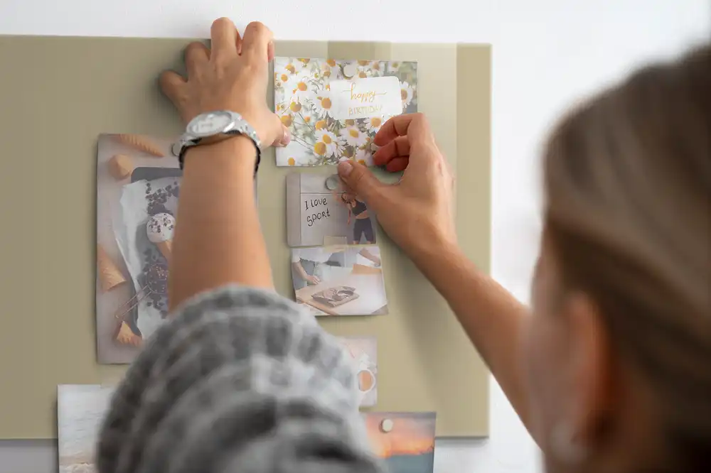 Tableau magnétique en verre beige