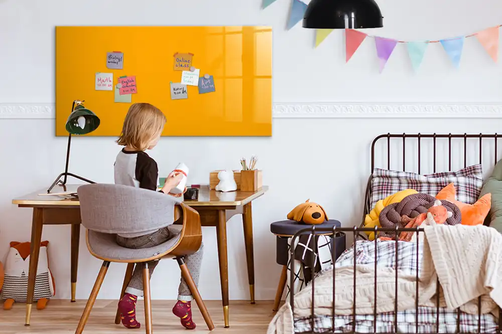 Tableau aimanté décoratif jaune doré